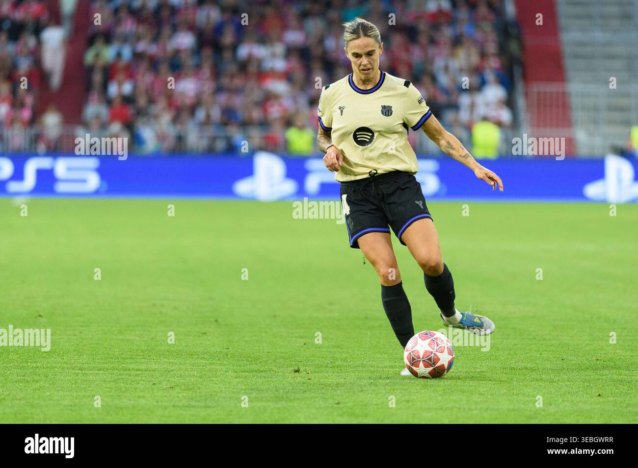 Mapi Leon Fc26 MUNICH, GERMANY - APRIL 25: Mapi Leon (4 FC Barcelona) during the UEFA ...