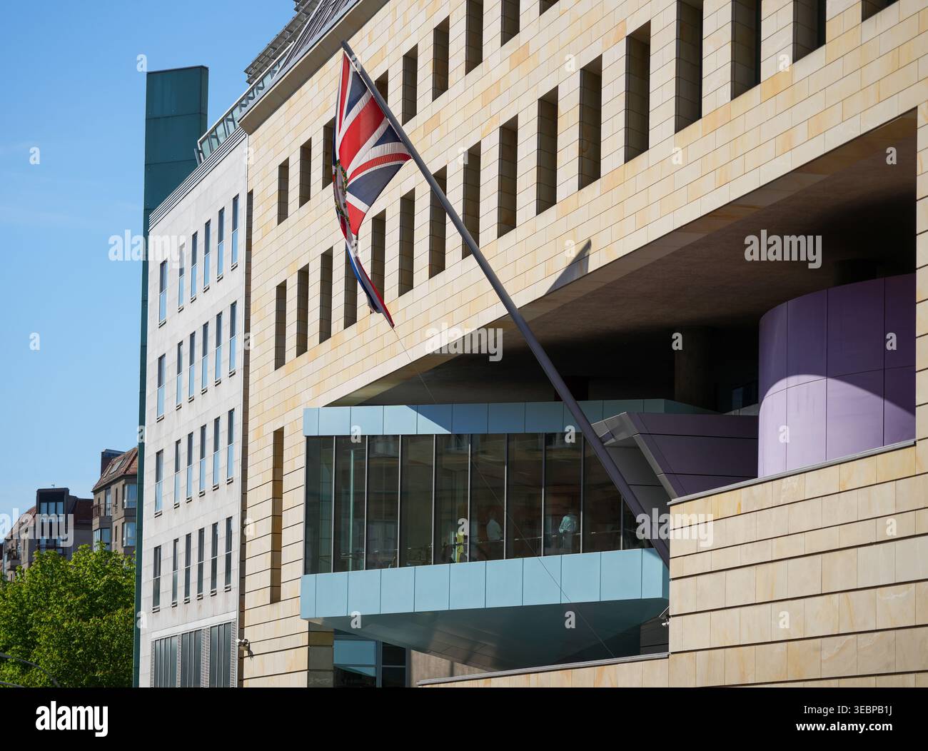 PRODUCTION - 27 April 2026, Berlin: Exterior view of the British ...