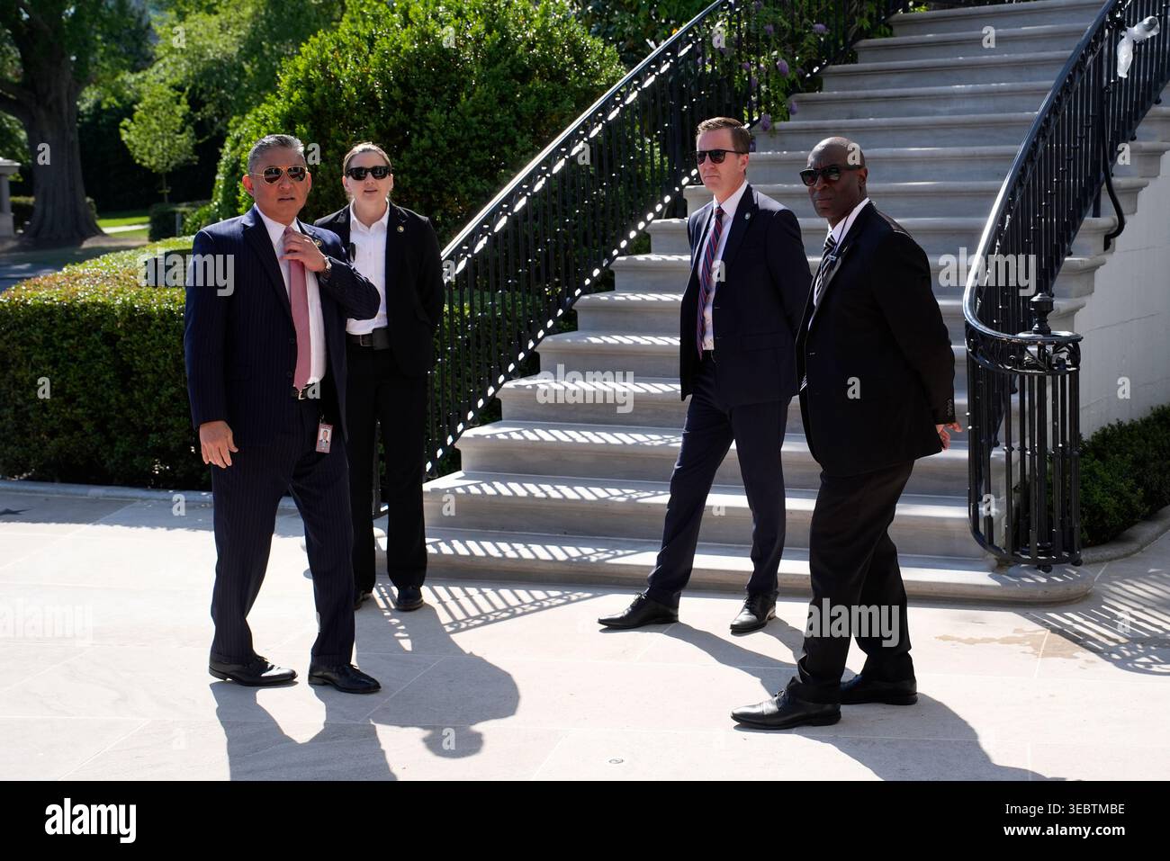 Secret service white house hi-res stock photography and images - Alamy