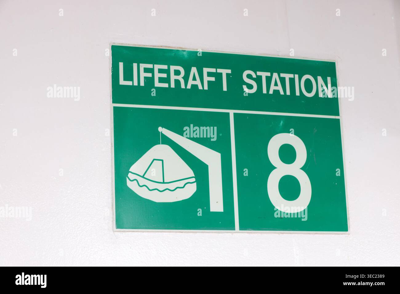 Life Raft Safety Sign Muster station safety sign hi-res stock photography and images - Alamy