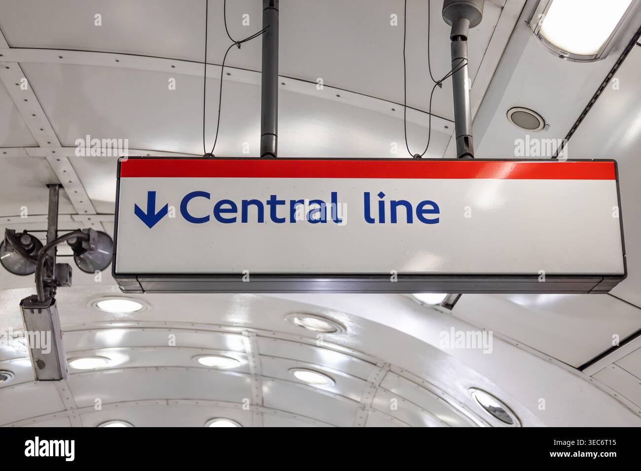 Central line sign hanging hi-res stock photography and images - Alamy