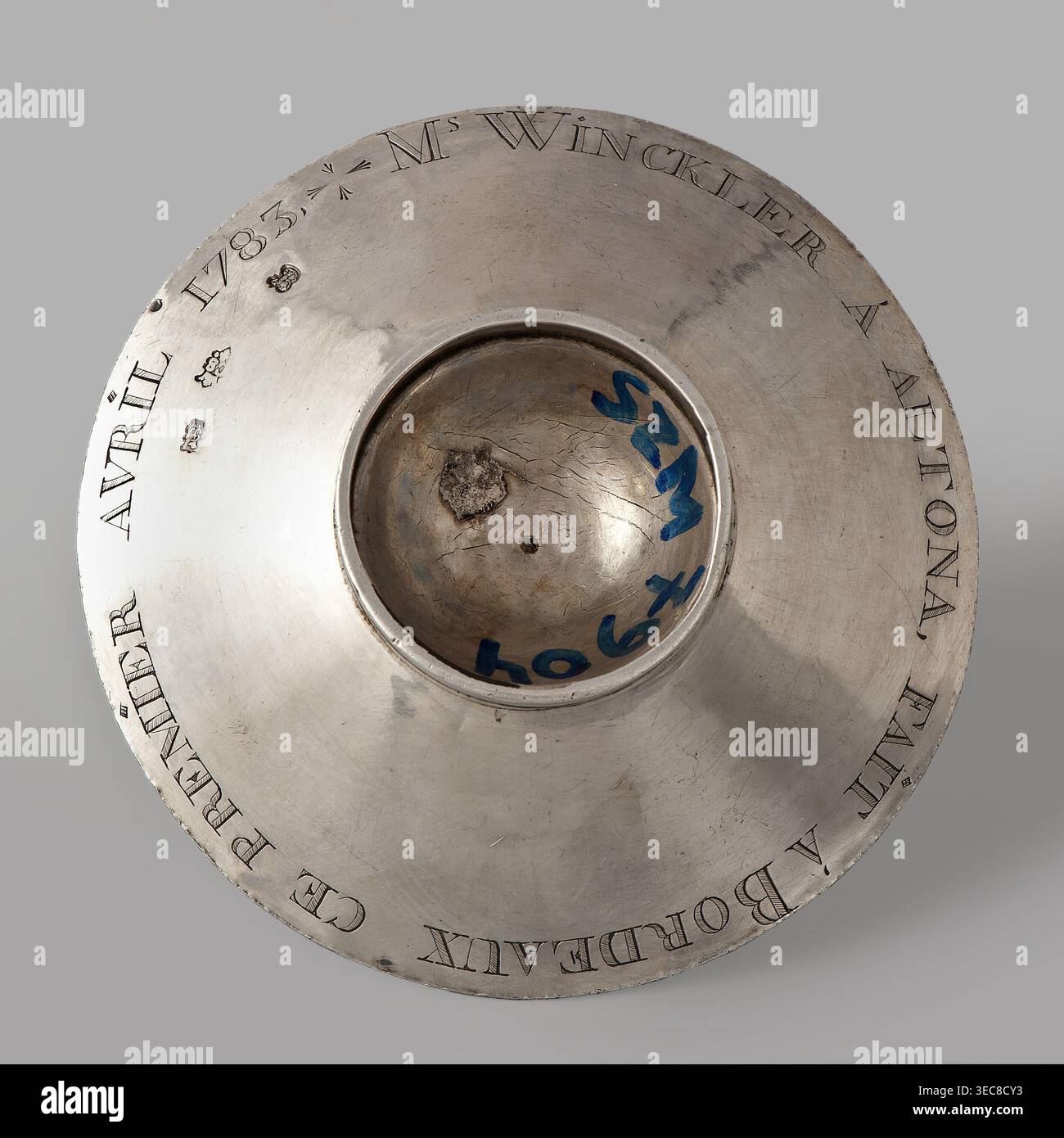 Testing Bowl Engraved recessed areas hi-res stock photography and images - Alamy