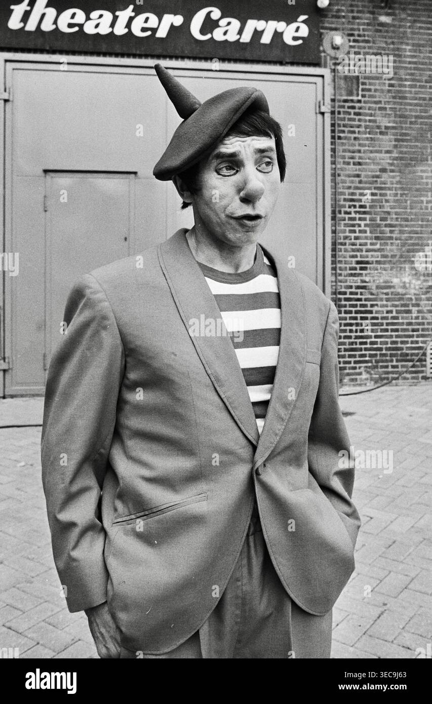 Russian jester hi-res stock photography and images - Alamy