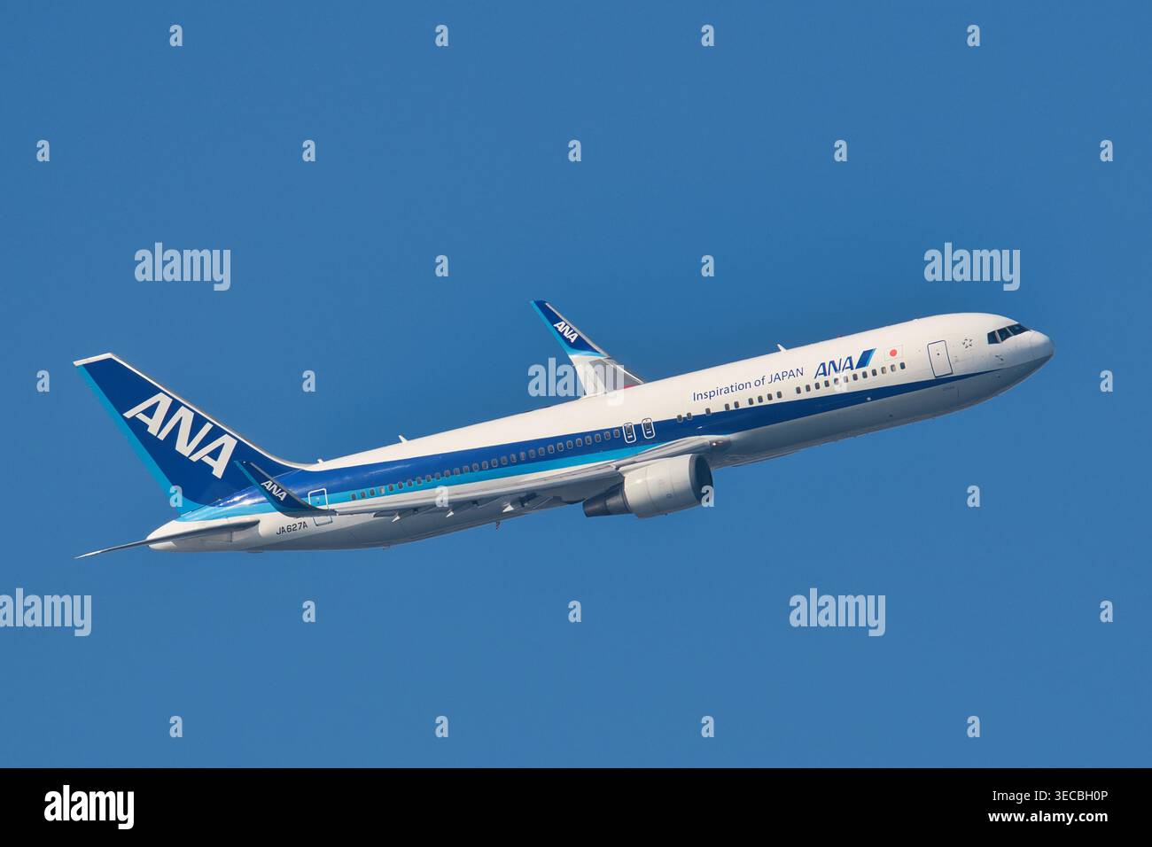 767 300er japan hi-res stock photography and images - Alamy