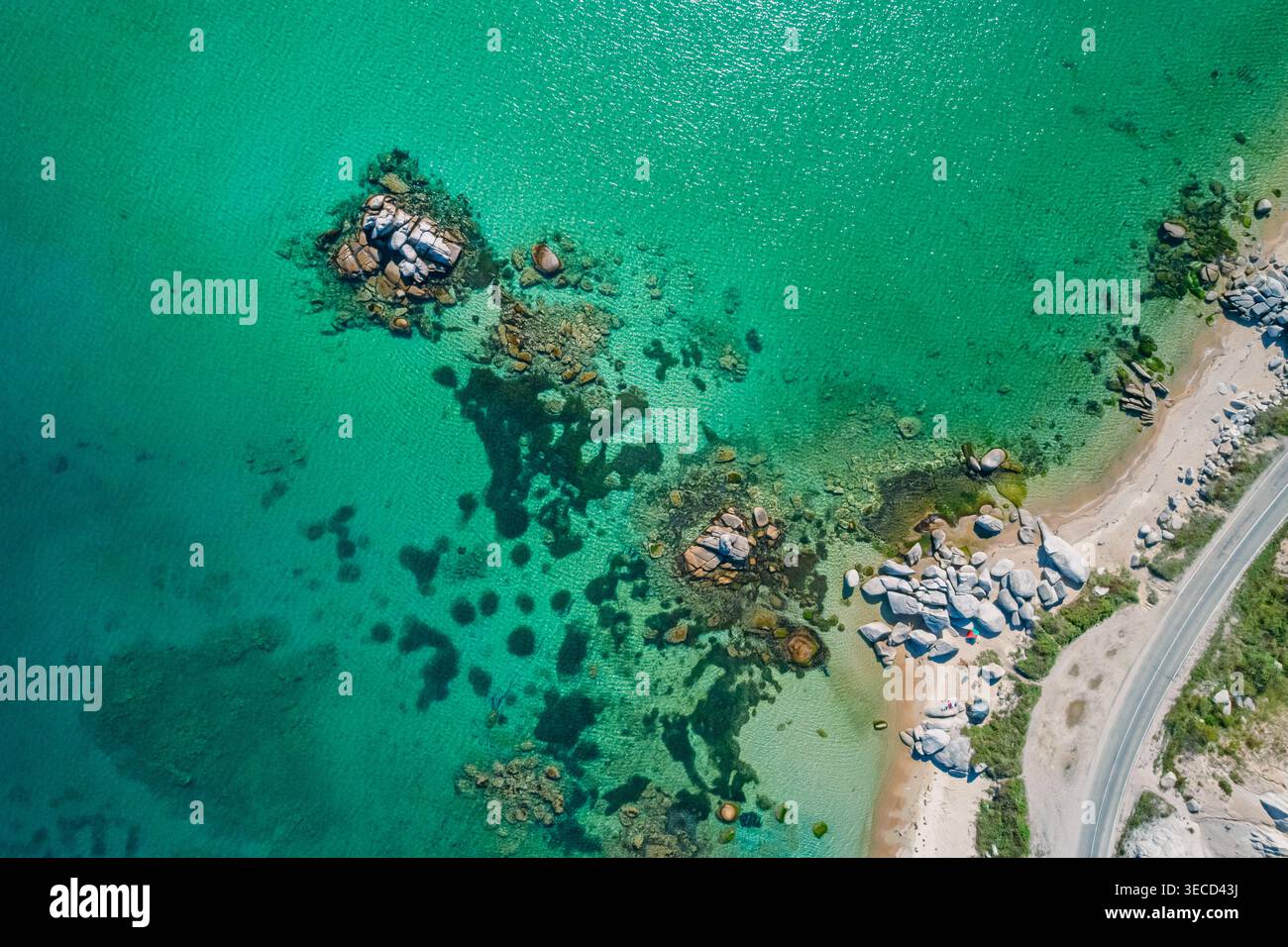 Beach rocks turquoise water hi-res stock photography and images - Alamy