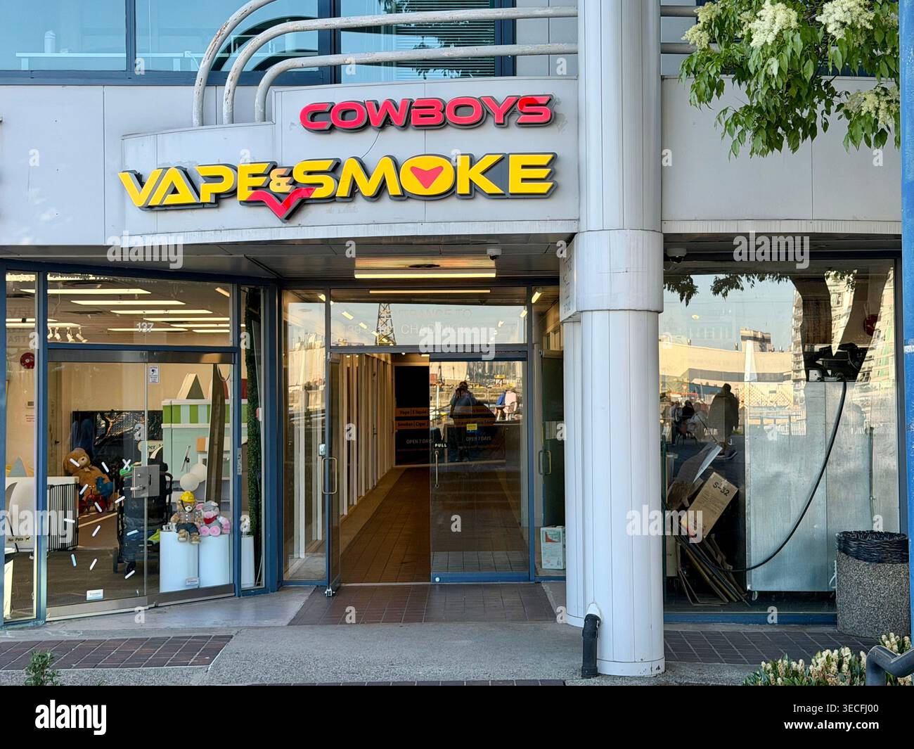 Local cigarettes hi-res stock photography and images - Alamy