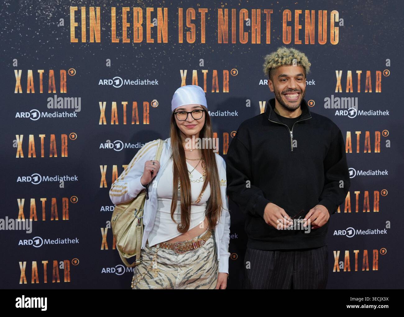 30 April 2026, Berlin: Josh Schultze-Motel (r) comes with company to ...