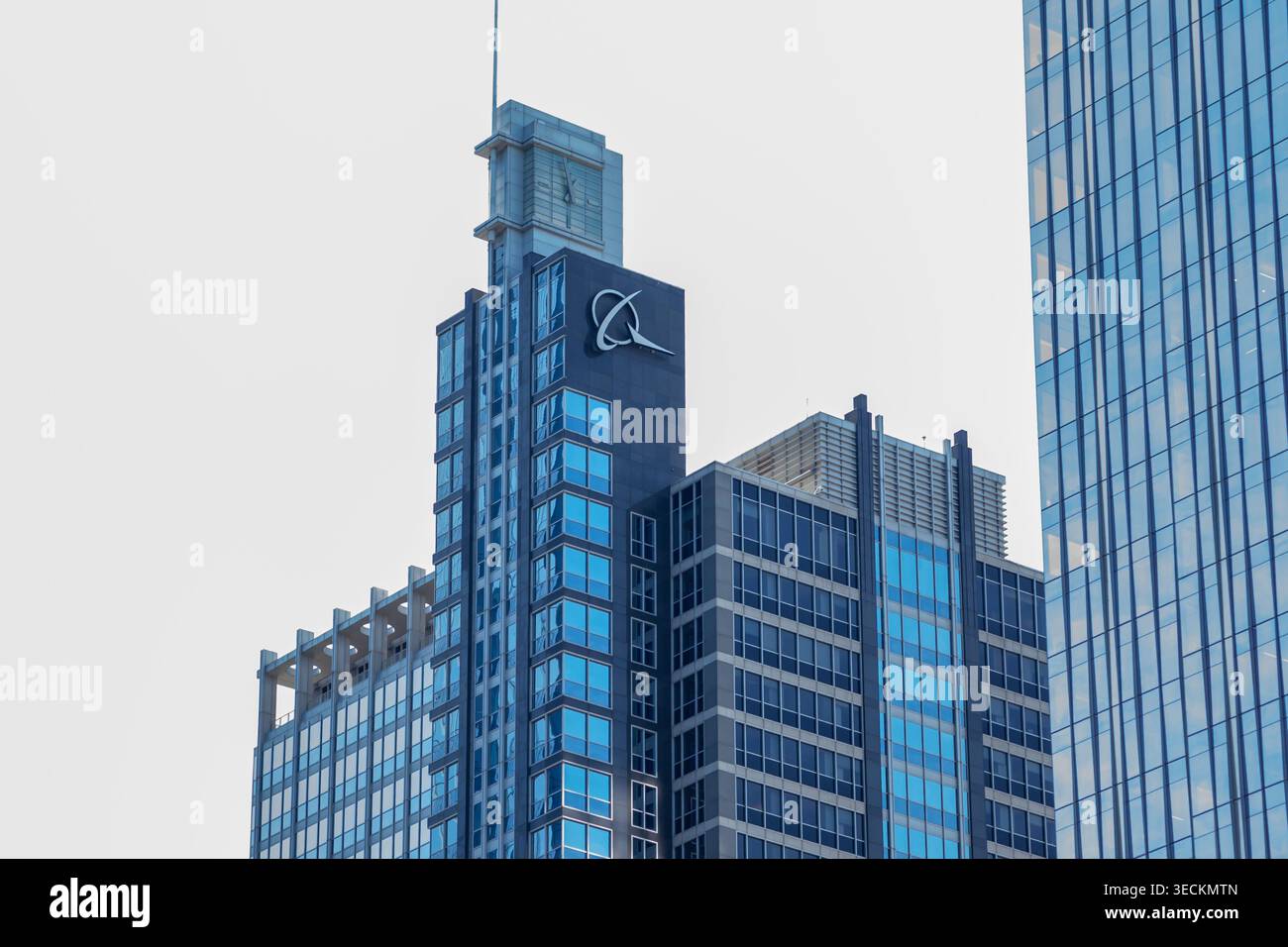 Boeing Building located at 100 North Riverside Plaza in Chicago ...