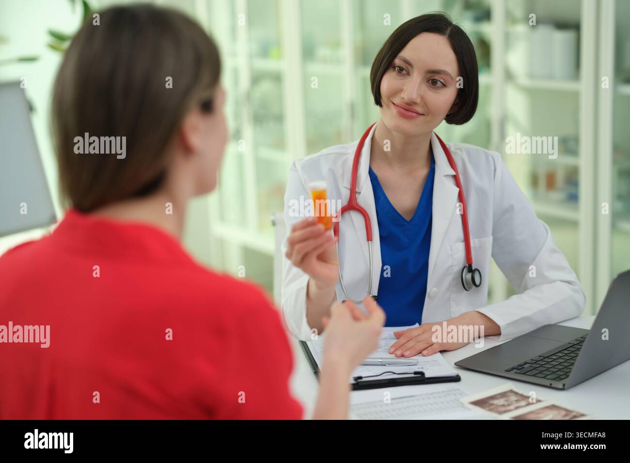 Pharmacy patient consultation hi-res stock photography and images - Alamy