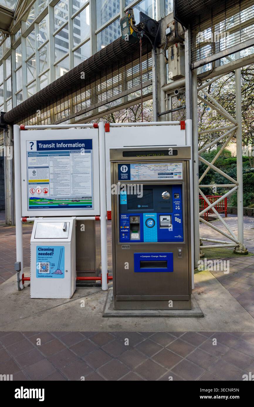 Compass Vending Machine Compass card machine hi-res stock photography and images - Alamy