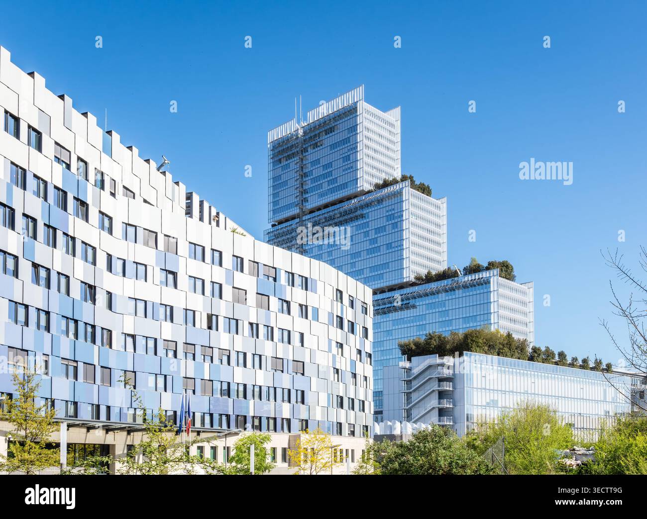 The Tribunal de Paris (Courthouse of Paris) building by Renzo Piano next to the Regional Directorate headquarters of the Paris Judicial Police. Stock Photo