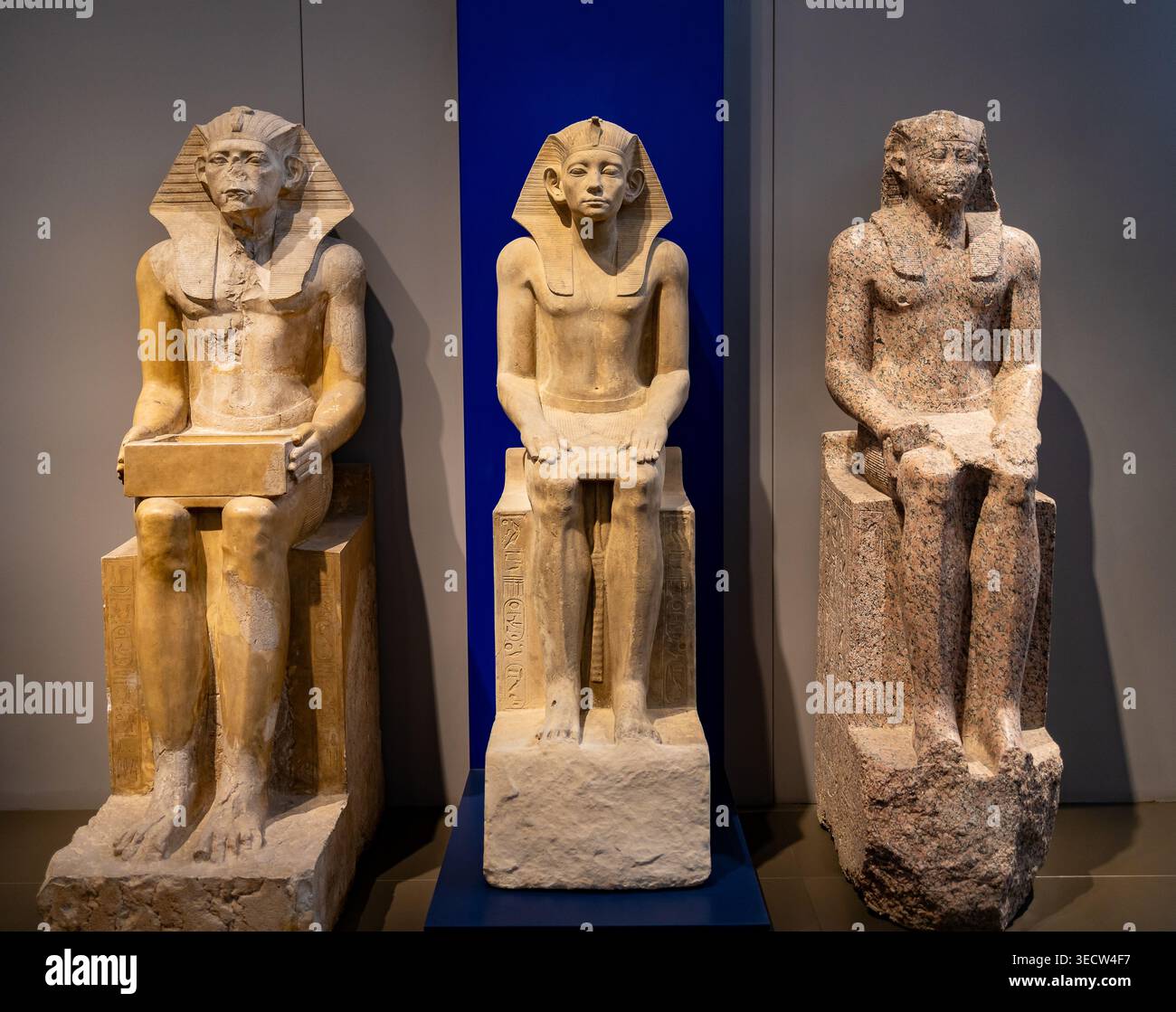 Egyptian funerary sculpture hi-res stock photography and images - Alamy