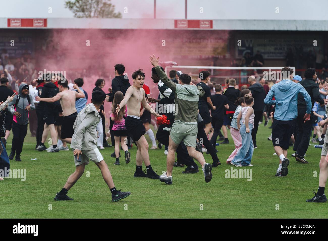 Manchester, UK, 2nd May 2026: Droylsden players and fans celebrate on ...