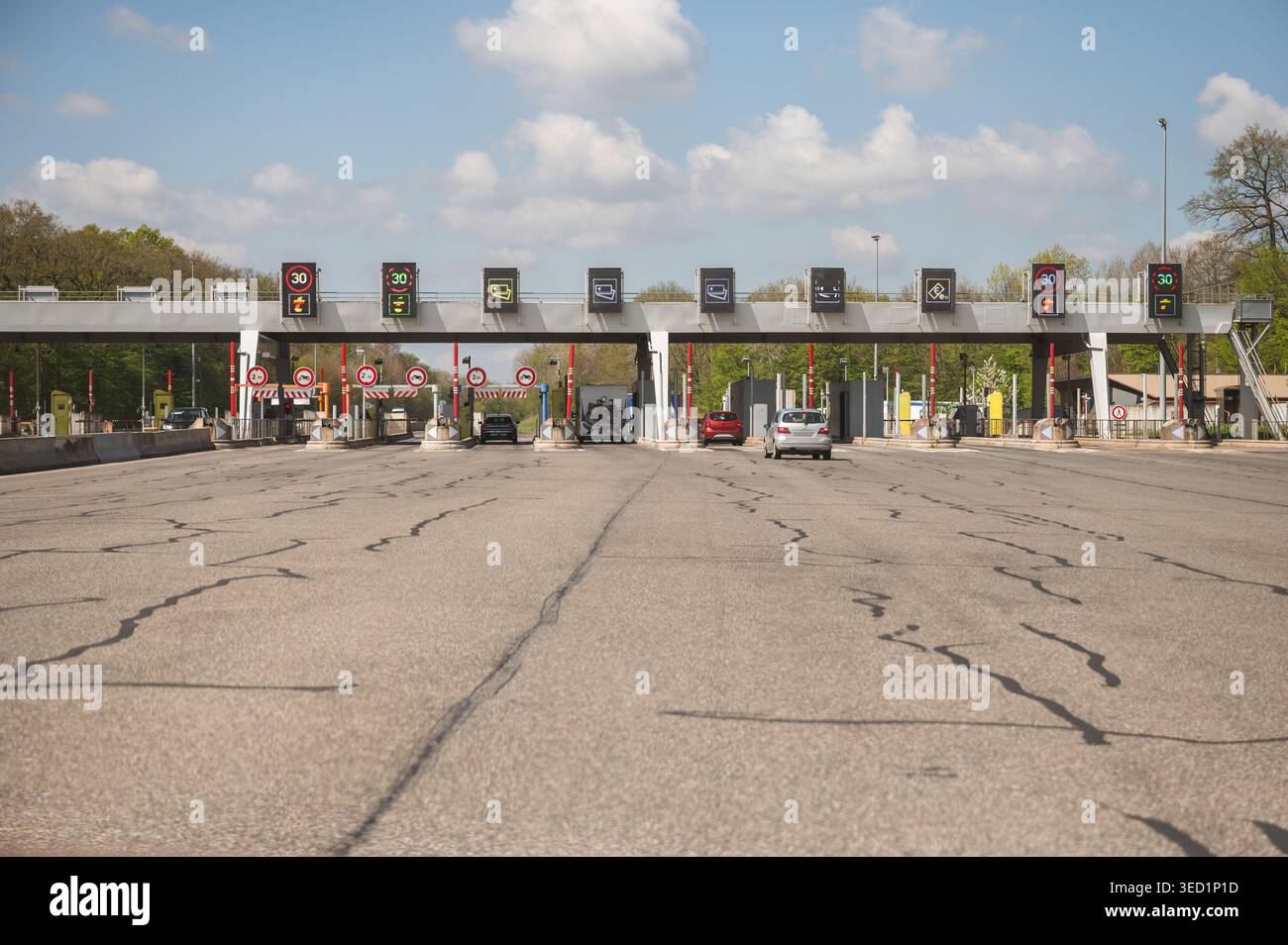 Autoroute toll booths hi-res stock photography and images - Alamy