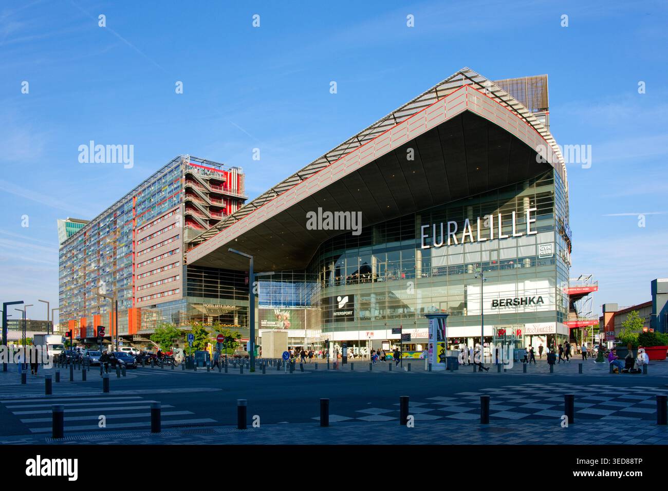 Euralille shopping center mall hi-res stock photography and images