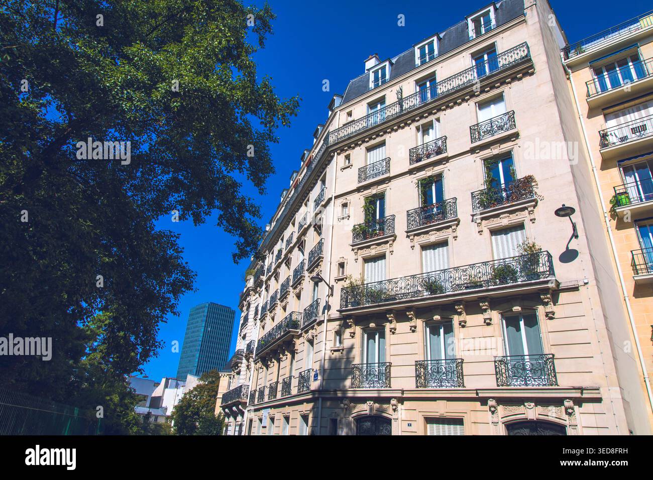 HAUSSMANN À PARIS パリ都市計画写真集 Haussmann paris plan hi-res stock photography and images - Alamy