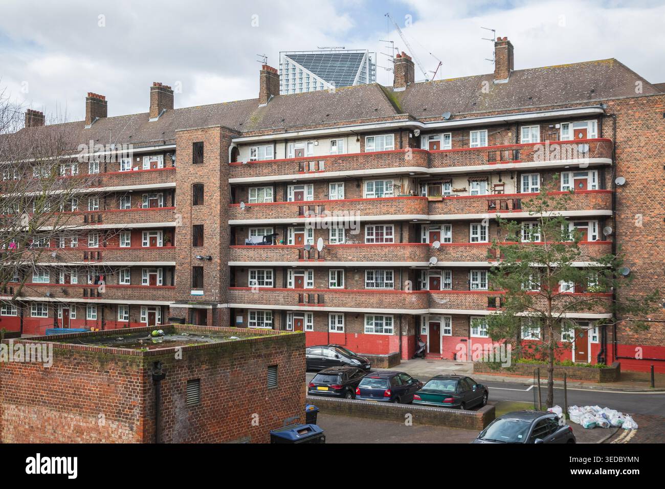 Council housing flats at Rockingham estate in the Elephant and Castle ...