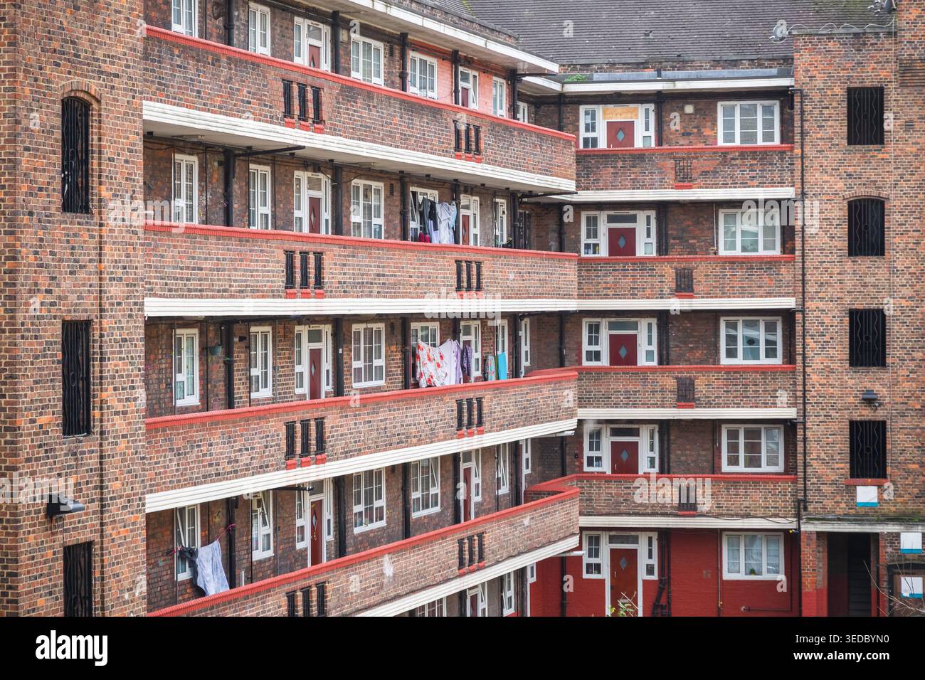 Council housing flats at Rockingham estate in the Elephant and Castle ...
