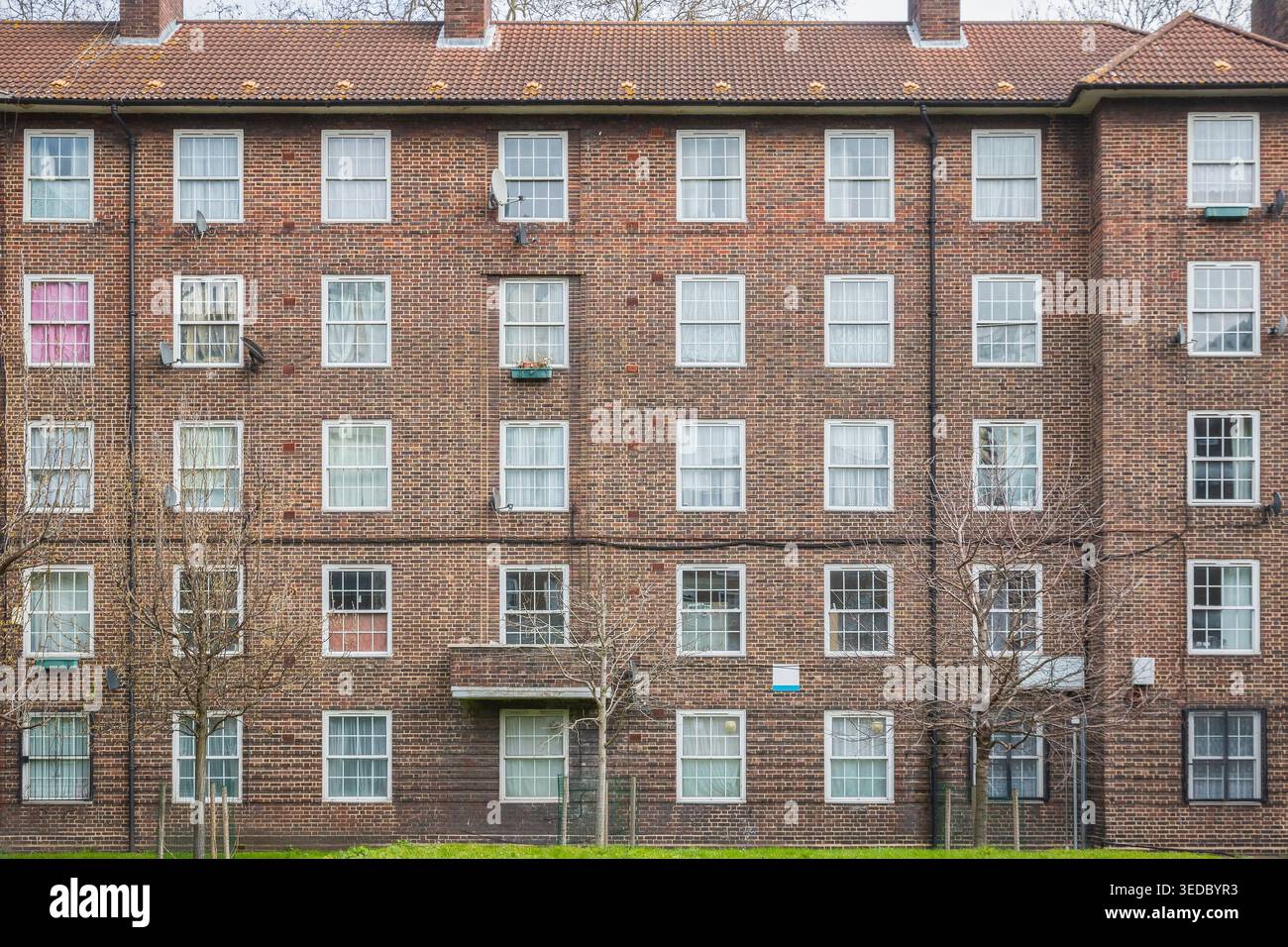 Council housing flats at Rockingham estate in the Elephant and Castle ...