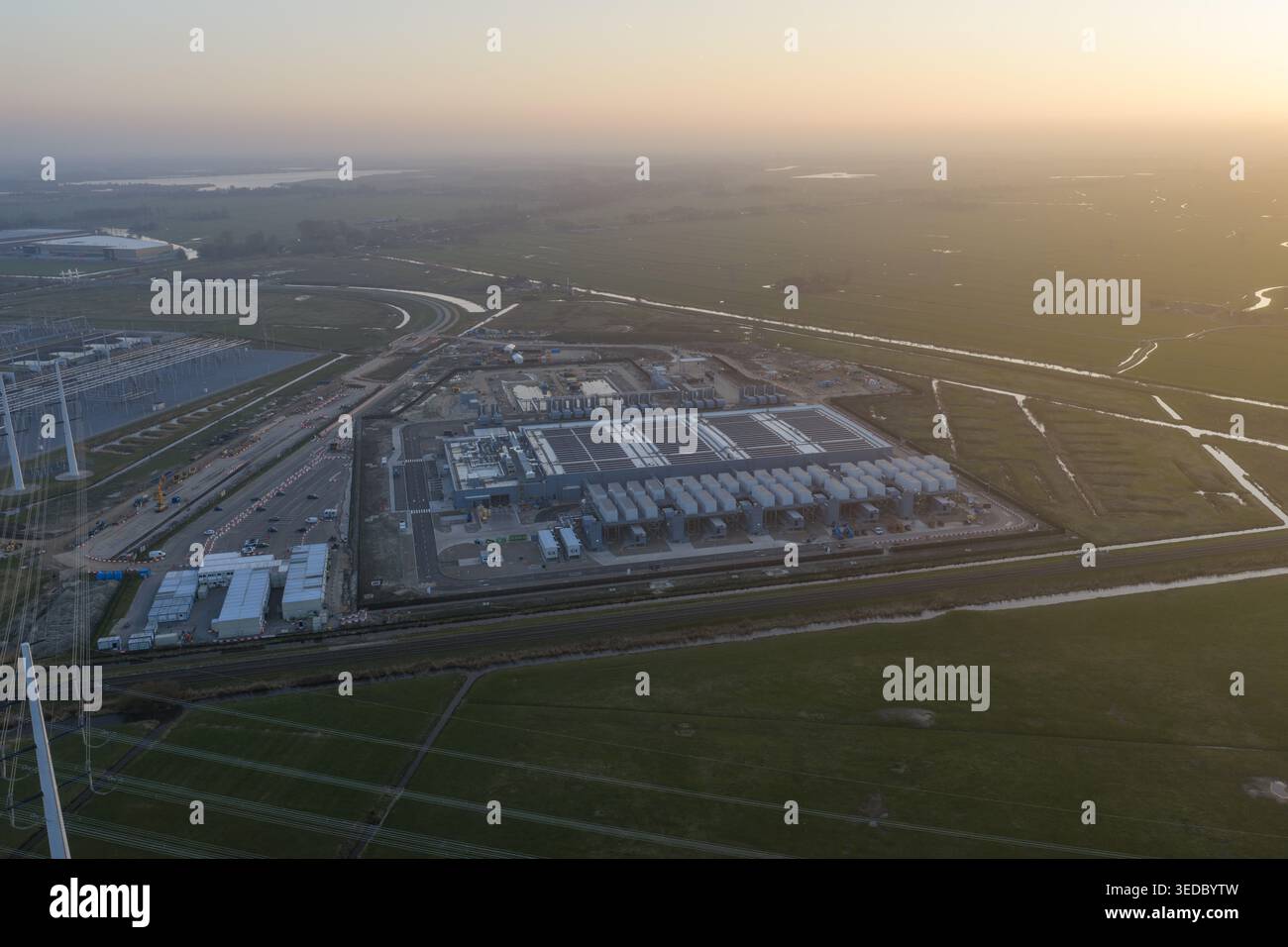 Google data center facility hi-res stock photography and images - Alamy