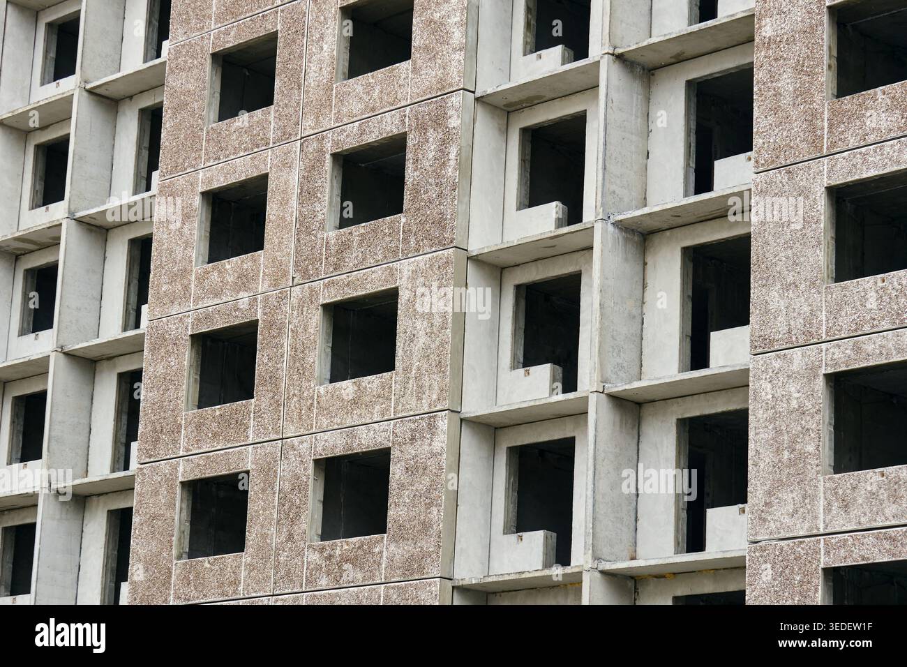 Urban shell inspection. Concrete and window examination. Survey of ...