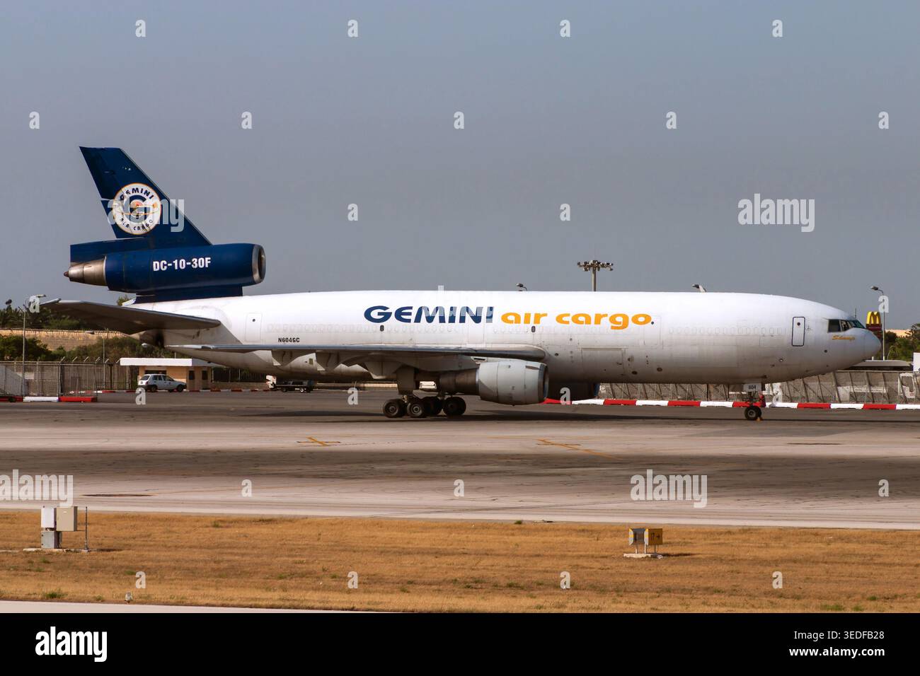 Dc10 30 hi-res stock photography and images - Alamy