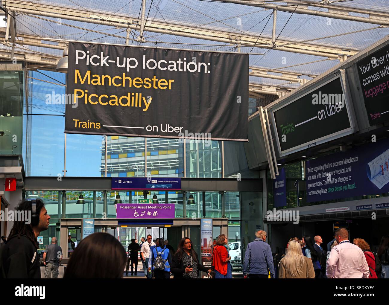 Uber Train Tickets app ad at Manchester Piccadilly, United Kingdom, before Avanti WCML franchise ended early in March 7th 2027 Stock Photo