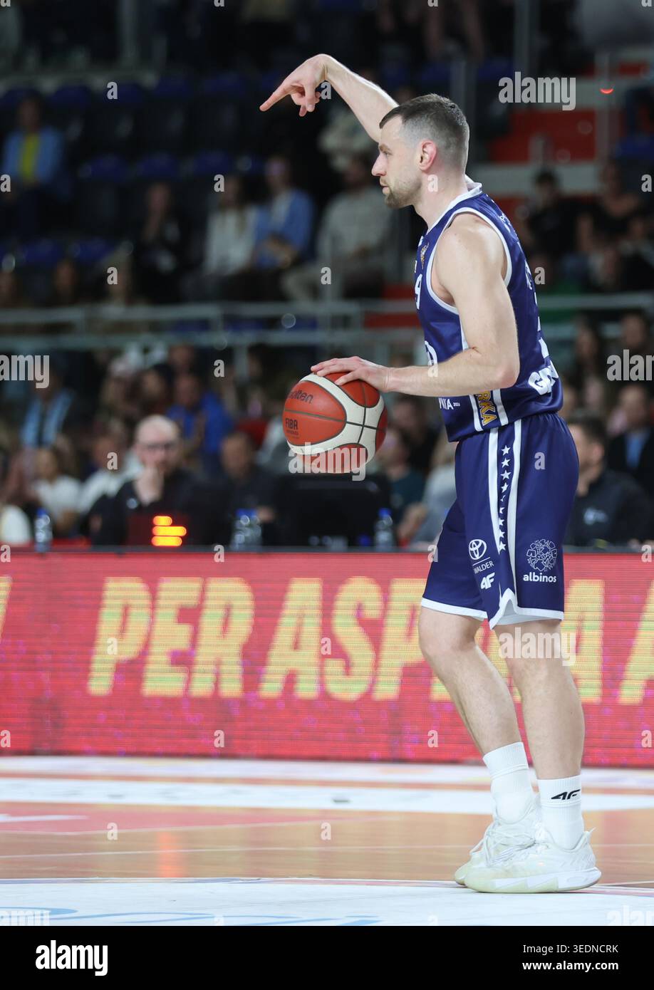 Torun 06.05.2026 Koszykowka ORLEN Basket Liga sezon 2025/2026 kolejka 30 mecz: Arriva LOTTO Twarde Pierniki Torun - AMW Arka Gdynia  --- Basketball ORLEN Basket League season 2025/2026 round 30 match: Arriva LOTTO Twarde Pierniki Torun - AMW Arka Gdynia n/z Kresimir Ljubicic  Fot. Mateusz Bialczyk /arena akcji Stock Photo