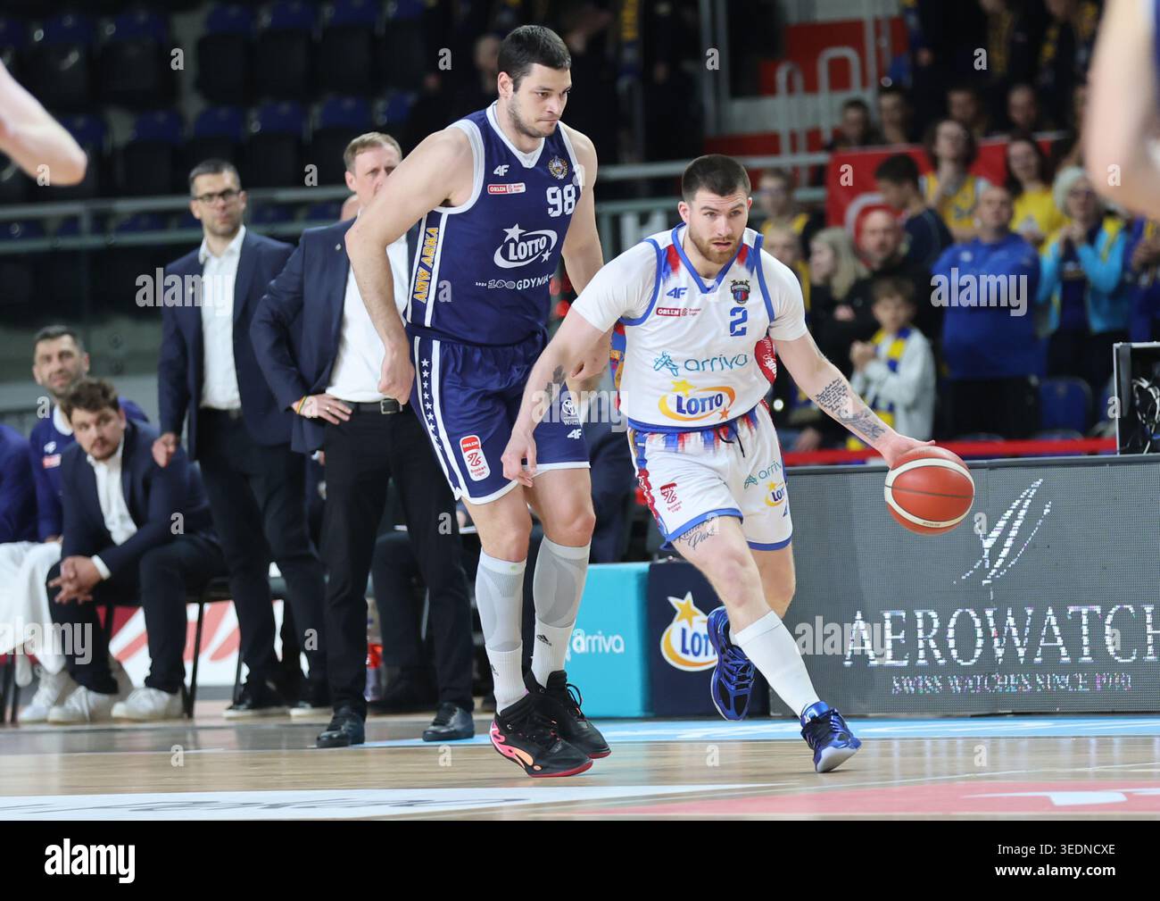 Torun 06.05.2026 Koszykowka ORLEN Basket Liga sezon 2025/2026 kolejka 30 mecz: Arriva LOTTO Twarde Pierniki Torun - AMW Arka Gdynia  --- Basketball ORLEN Basket League season 2025/2026 round 30 match: Arriva LOTTO Twarde Pierniki Torun - AMW Arka Gdynia n/z Kresimir Ljubicic Tayler Persons  Fot. Mateusz Bialczyk /arena akcji Stock Photo