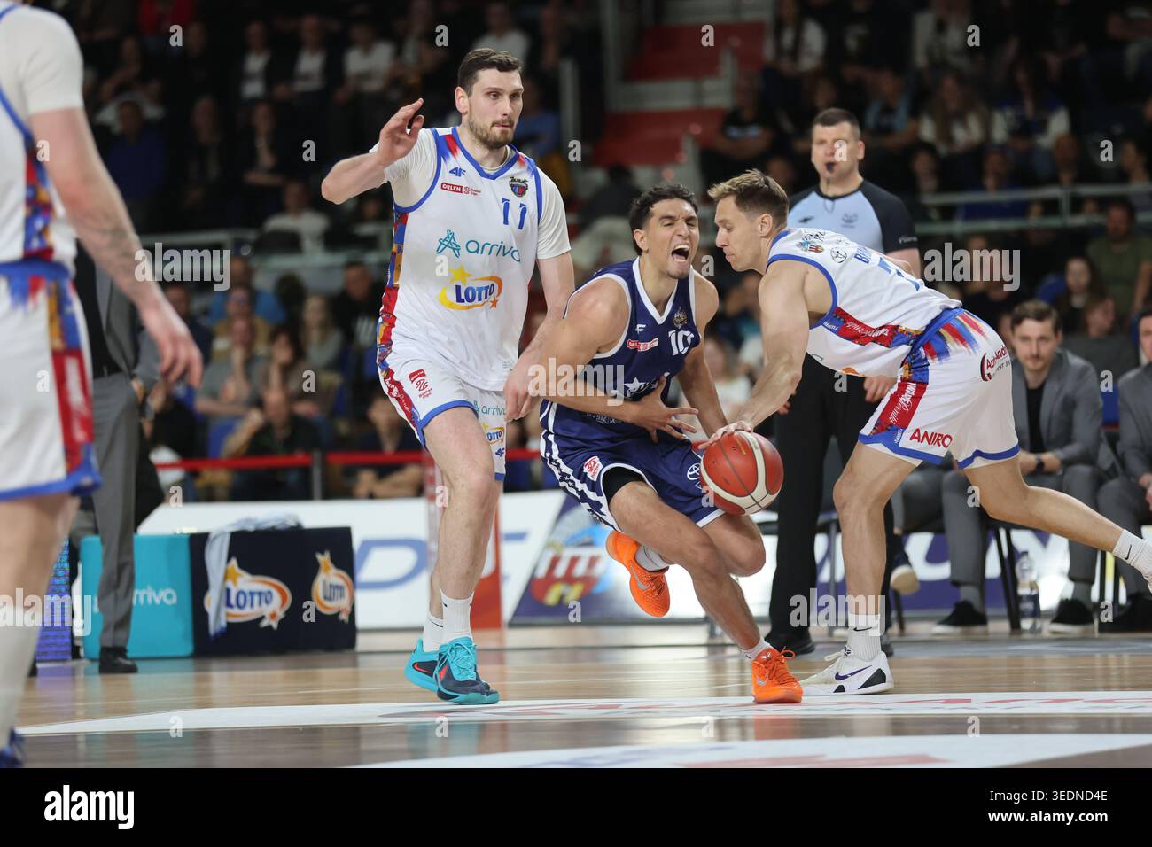 Torun 06.05.2026 Koszykowka ORLEN Basket Liga sezon 2025/2026 kolejka 30 mecz: Arriva LOTTO Twarde Pierniki Torun - AMW Arka Gdynia  --- Basketball ORLEN Basket League season 2025/2026 round 30 match: Arriva LOTTO Twarde Pierniki Torun - AMW Arka Gdynia n/z Aleksandar Langovic Krzysztof Babis  Fot. Mateusz Bialczyk /arena akcji Stock Photo