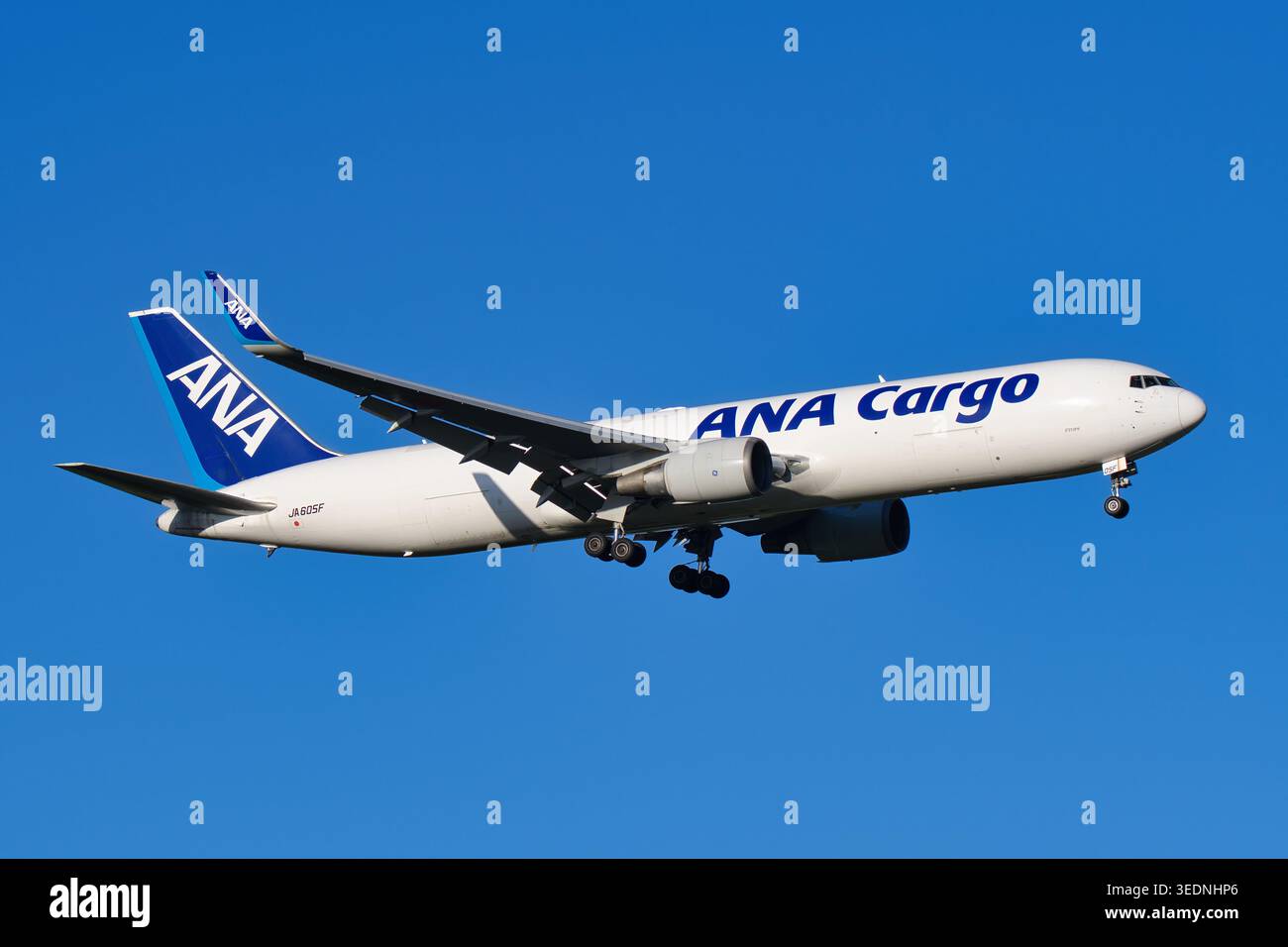 ANA Cargo Boeing 767-300F (JA605F) freighter landing approach at