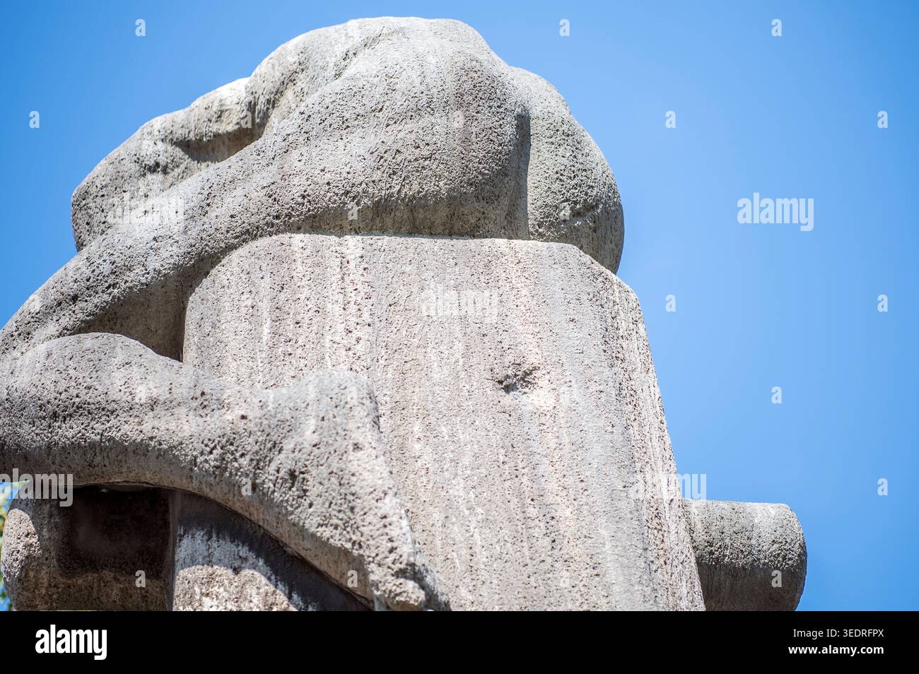 Stone monument behind hi-res stock photography and images - Alamy