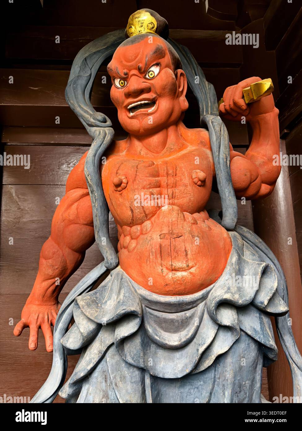 KAMAKURA, JAPAN - DECEMBER 24, 2025: A fierce, muscular Niomon