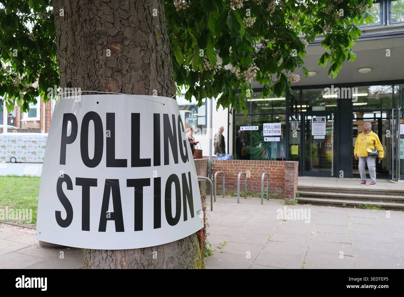 People vote in Highams Park, Waltham Forest in the 2026 UK local elections, which saw the Green Party gain control of the council from Labour Stock Photo