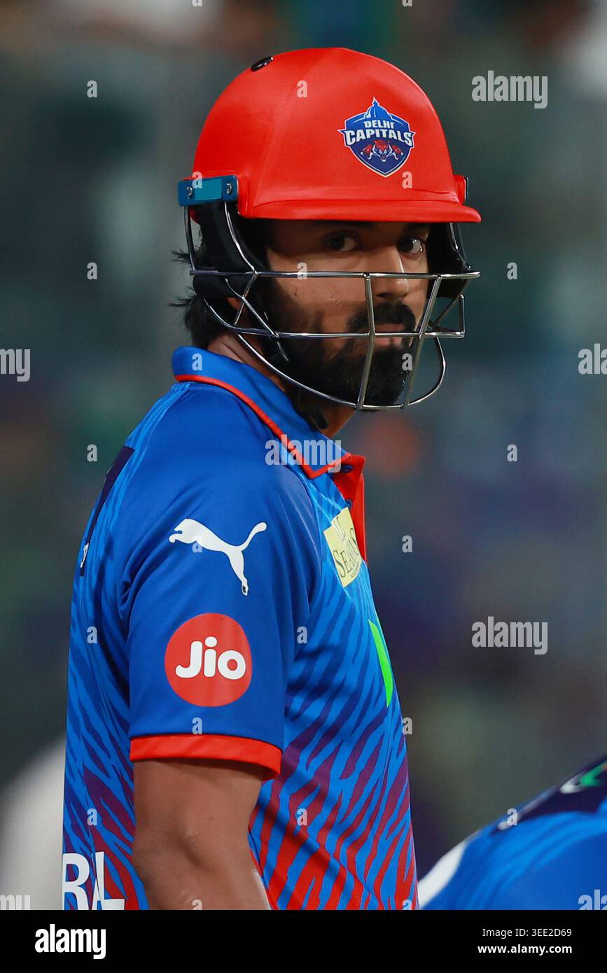 KL Rahul of Delhi Capitals ready to open the innings during Delhi ...