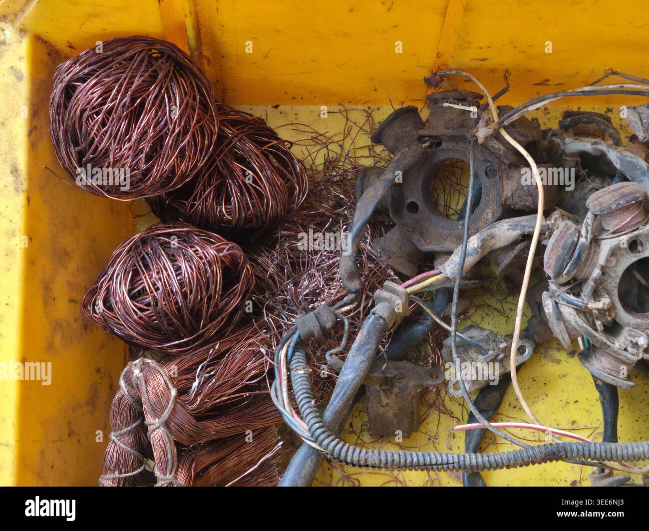 Component Scrap Top view showing scrap hi-res stock photography and images - Alamy
