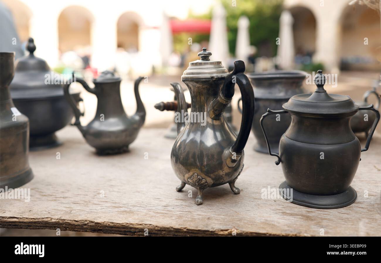 Silver teapot features hi-res stock photography and images - Alamy