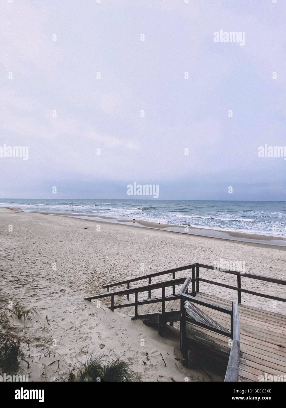 Empty beach scene calm hi-res stock photography and images - Alamy