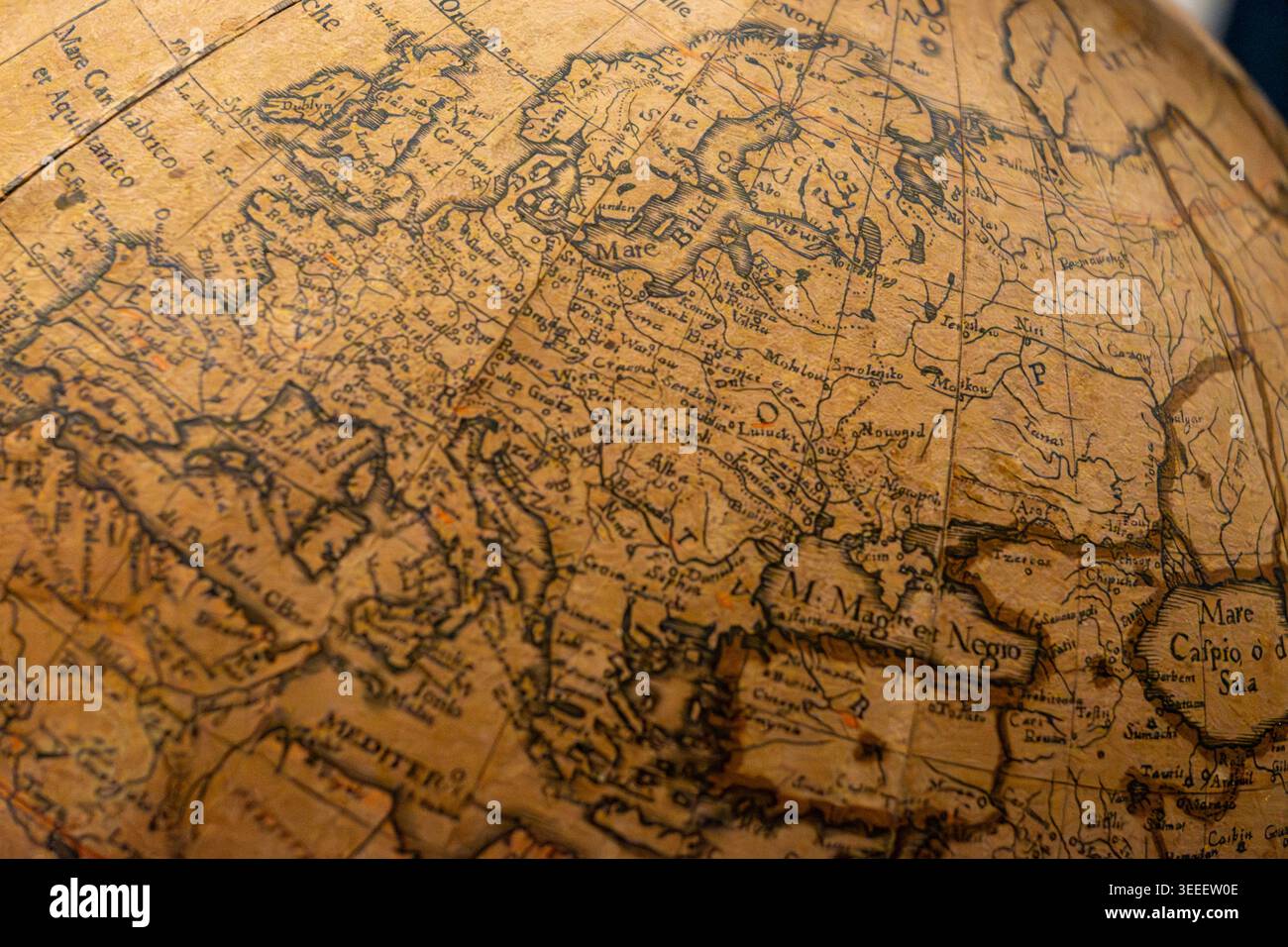 Age of exploration maps hi-res stock photography and images - Alamy