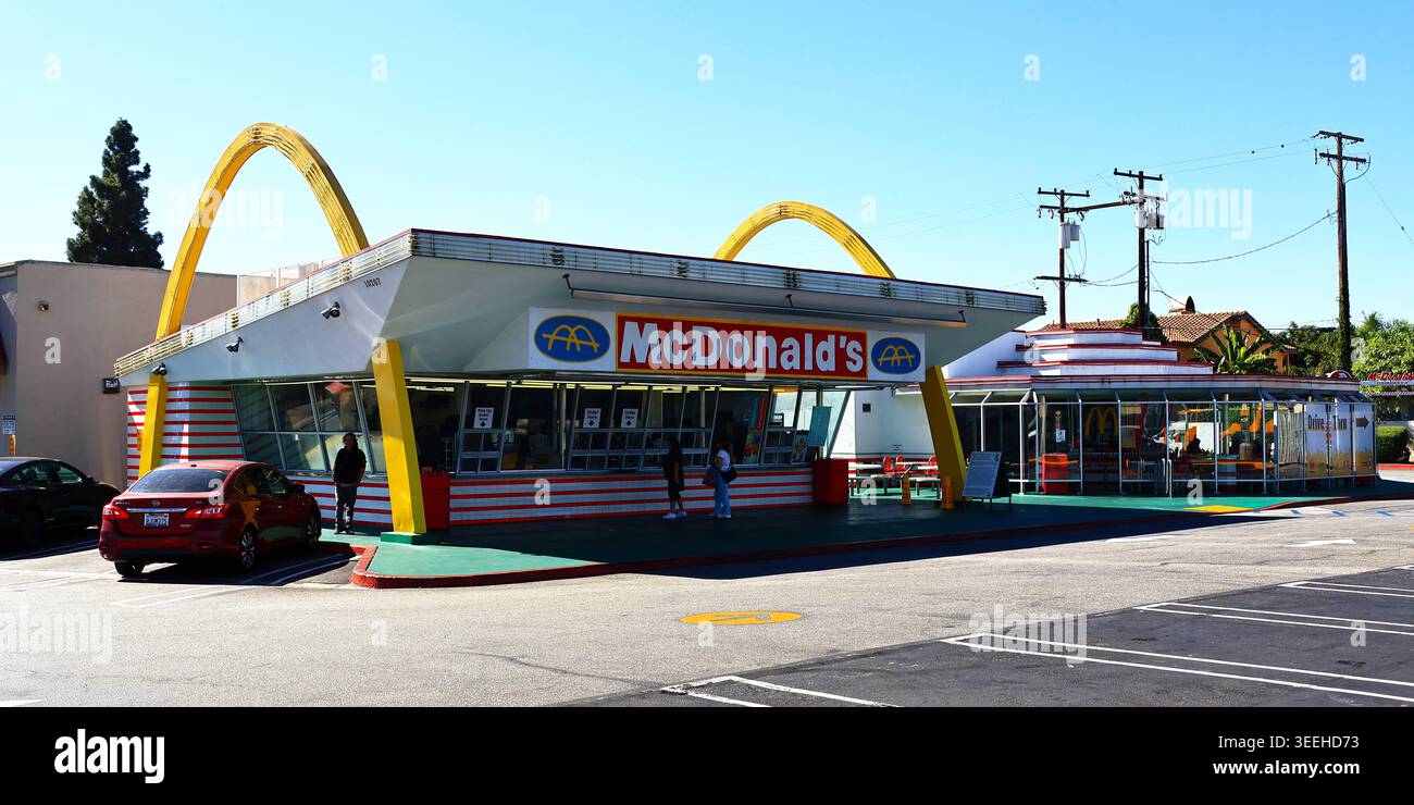 Vintage mcdonalds restaurant hi-res stock photography and images