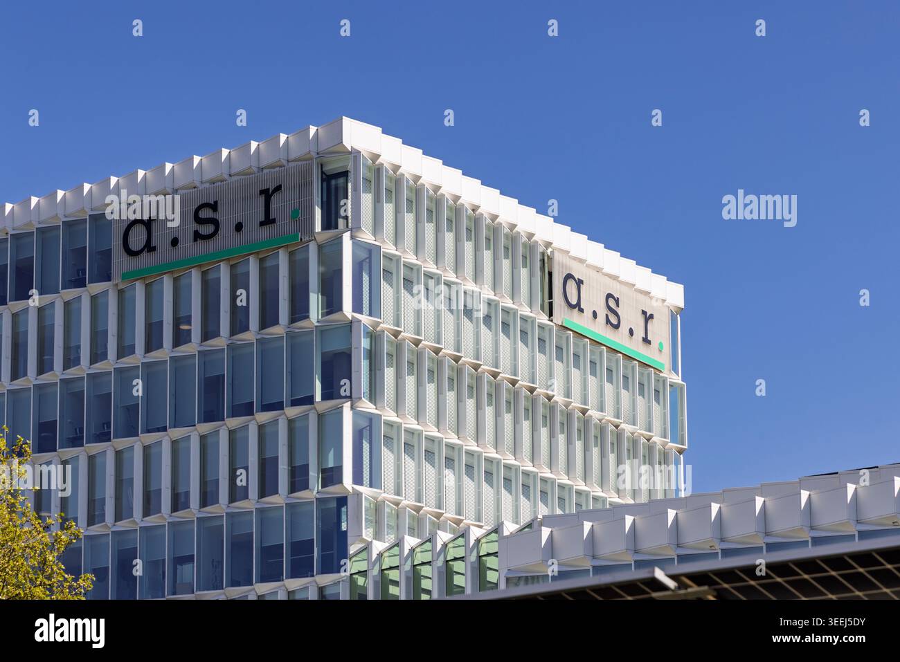 April 28 2026 financial architecture hi-res stock photography and ...