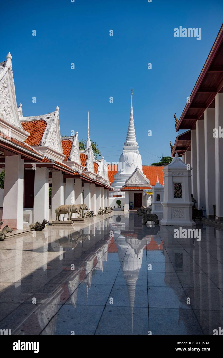 Wat Ratchasittaram Wat Ratchasittharam Ratchaworawihan or Wat Plub in Thonburi at the City ...