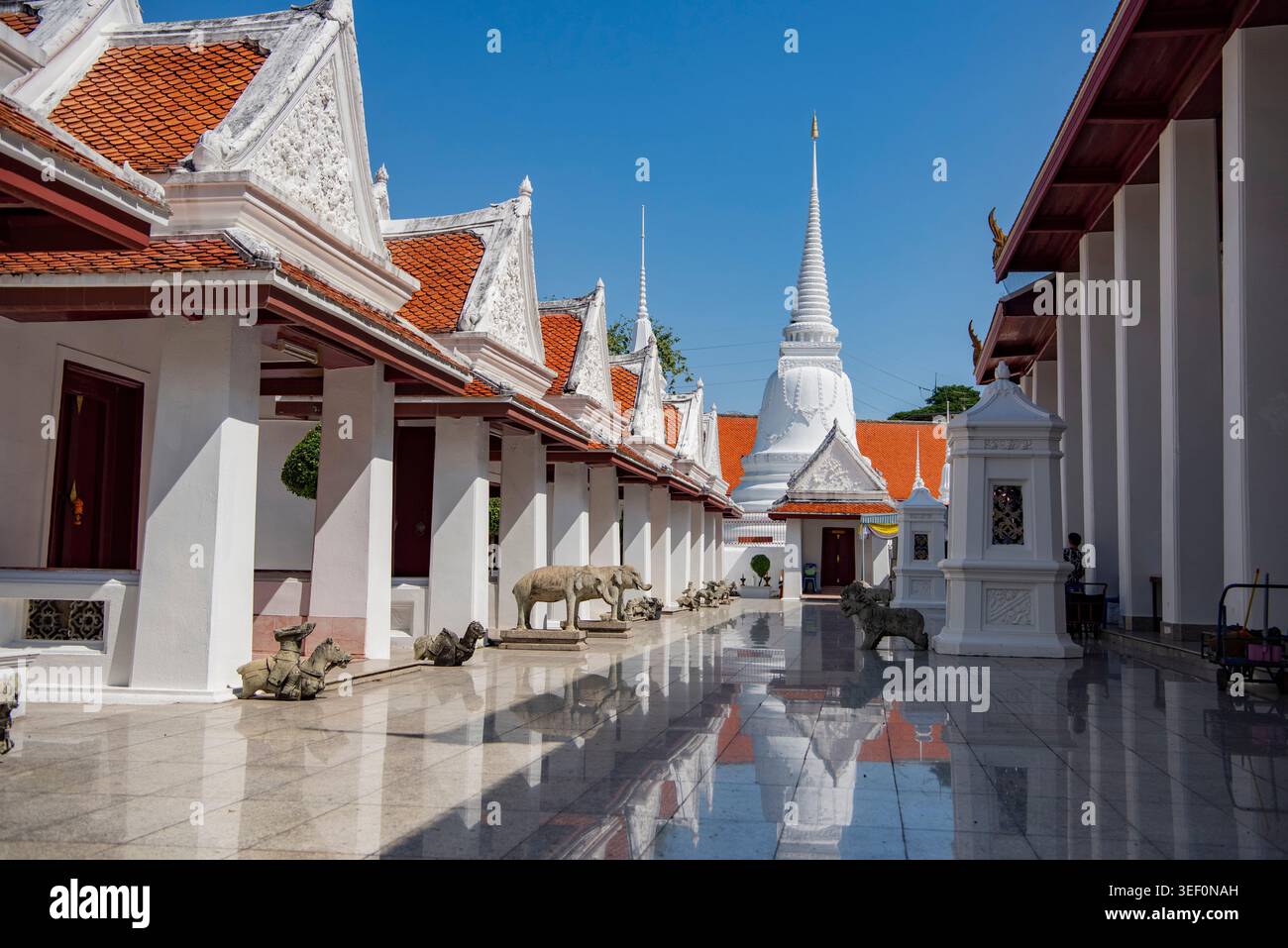 Wat Ratchasittaram Wat Ratchasittharam Ratchaworawihan or Wat Plub in Thonburi at the City ...