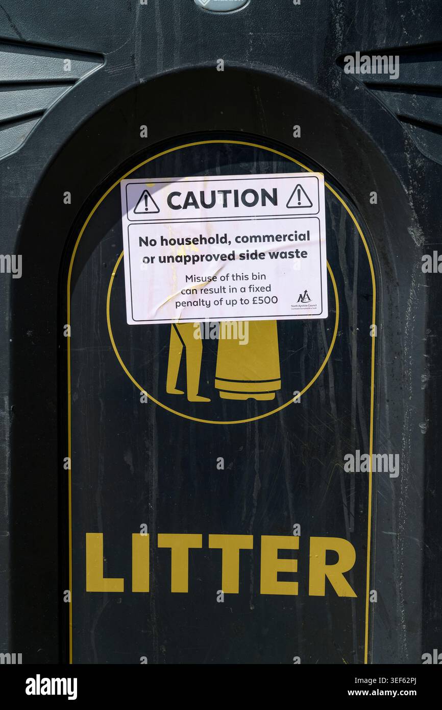 Litter fine warning hi-res stock photography and images