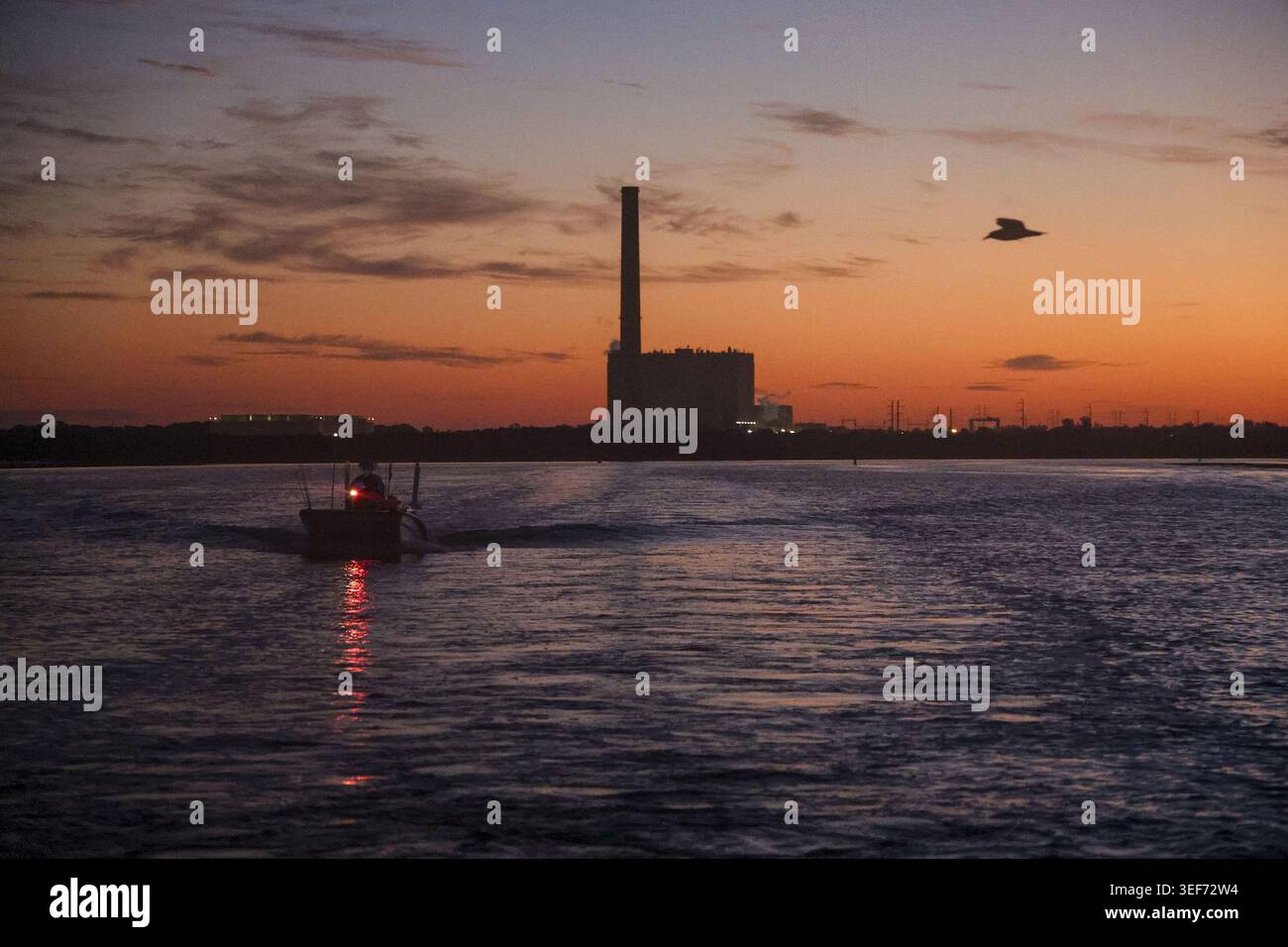 Anclote power plant hi-res stock photography and images - Alamy