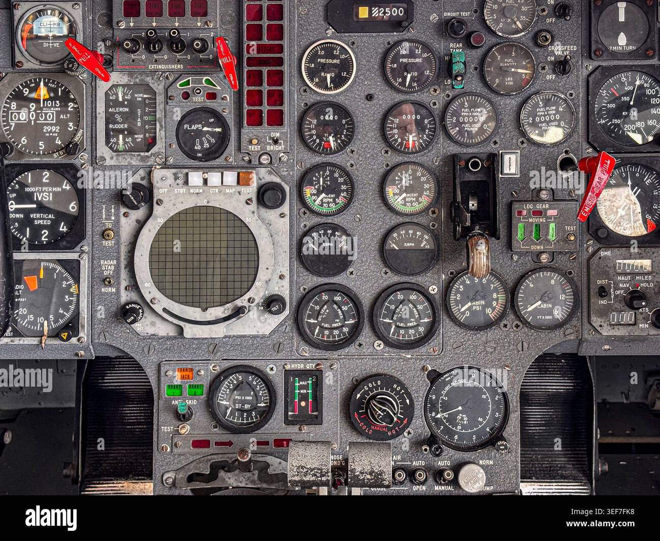 Falcon 20 cockpit hi-res stock photography and images - Alamy