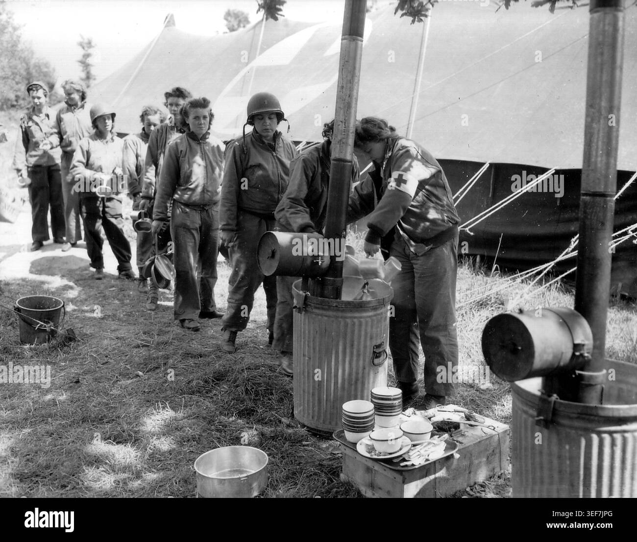 American army nurses normandy hi-res stock photography and images - Alamy