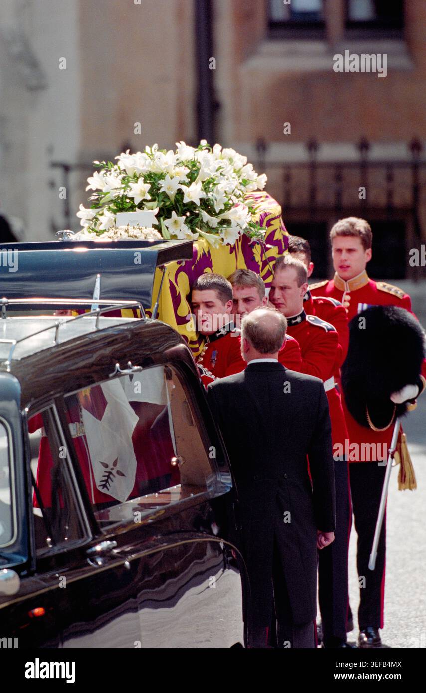 The coffin of diana hi-res stock photography and images - Page 2 - Alamy The coffin of diana hi-res stock photography and images - Page 2 - Alamy