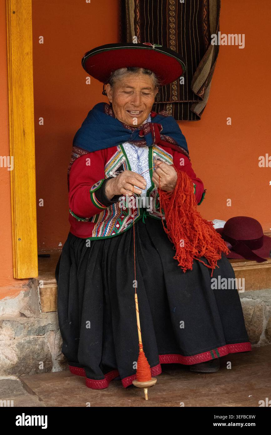 Woman Using Drop Spindle Drop spindle hi-res stock photography and images - Alamy