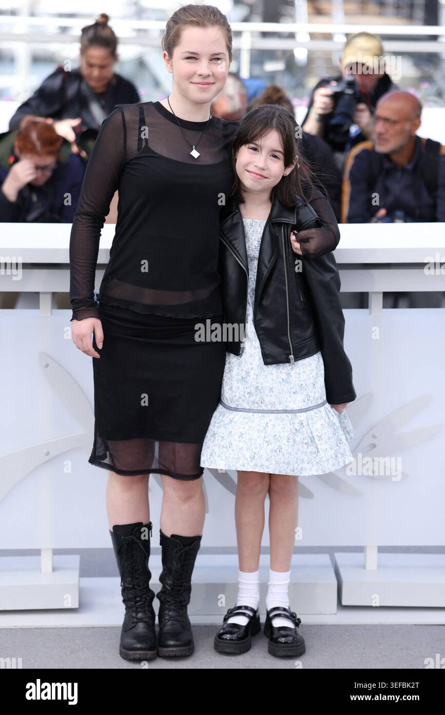 Maya O'Rourke and Maia Rae Domagala attend the El Deshielo photocall ...